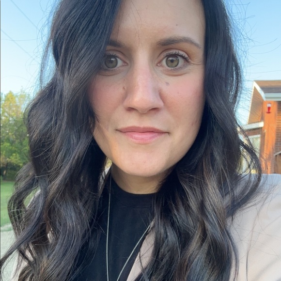 Meet your Posher, Tiffany - Picture 1 of 1